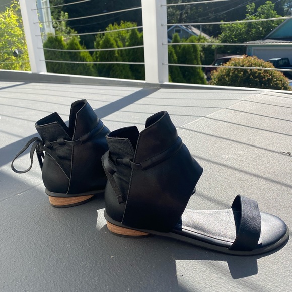 Kelsi Dagger Brooklyn Sandals 6.5 - Picture 4 of 7